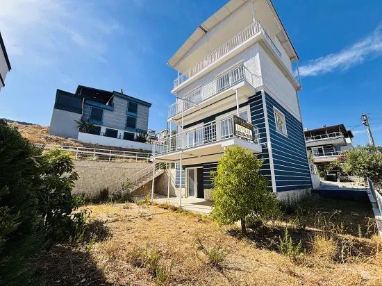 İzmir Seferihisar, In der Atatürk Nachbarschaft, mit Meerblick, 3+2, Einzelstehende Villa zu verkaufen