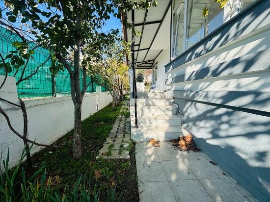 4+1 Triplex Mit Freistehendem Parkplatz Und Garten In Seferihisar Doğanbey