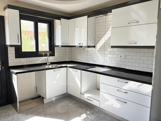 Geräumige 3+1 Villa Zum Verkauf Im Zentrum Von Seferihisar Doğanbey