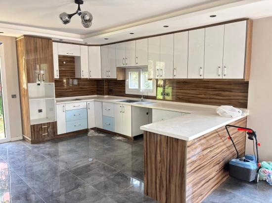 Freistehende, Geräumige 3+1 Villa Zum Verkauf Im Zentrum Von Seferihisar Payamlı