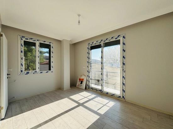 Neubau-villa (2+1 Schlafzimmer, Lizenziert) Mit Garten In Seferihisar Payamlı Zu Verkaufen