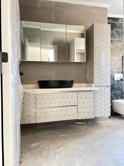 Großzügiges 6+2-triplex-apartment Im Zentrum Von Seferihisar Zu Verkaufen
