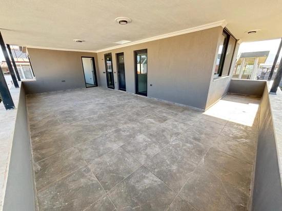 Großzügiges 6+2-triplex-apartment Im Zentrum Von Seferihisar Zu Verkaufen