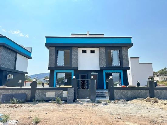 Brandneue 2+1-Villa Zum Verkauf Mit Großem Garten In Seferihisar Cumhuriyet