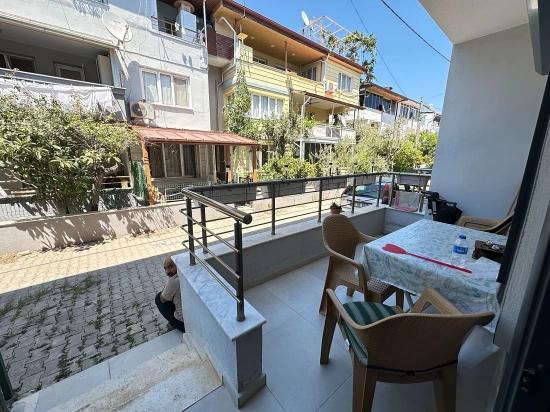 Dreifamilienhaus (4+1 Zimmer) Mit Separater Küche In Seferihisar Ürkmez Zu Verkaufen, 300 M Vom Strand Entfernt