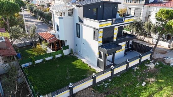 210 M² Große, Unabhängige Luxusgarten-3+1-Villa Zum Verkauf In Seferihisar Doğanbey