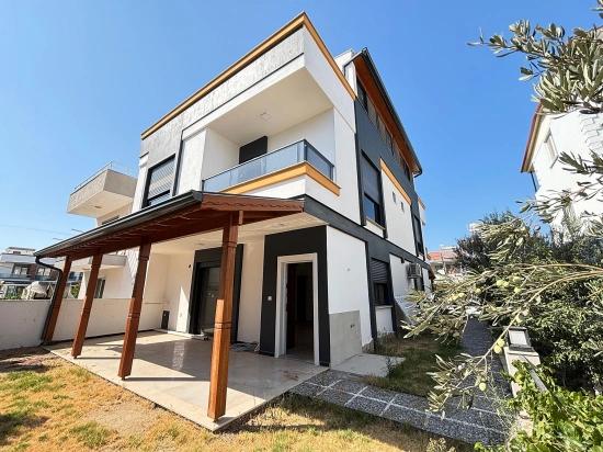 3+1 Villa Mit Großem Garten Zum Verkauf In Seferihisar Doğanbey