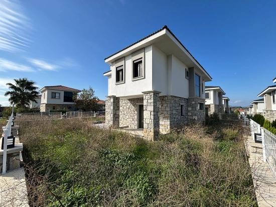 4+1 Freistehende Maisonette-Sommervilla Mit Pool In Seferihisar Akarca