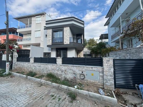 2+1 Villa Zum Verkauf 600 Meter Vom Meer Entfernt In Ürkmez, Seferihisar, Izmir