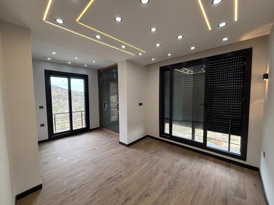 Ultraluxuriöse 4+1-triplex-villa Mit Freistehendem Großen Garten In İzmir Seferihisar Doğanbey