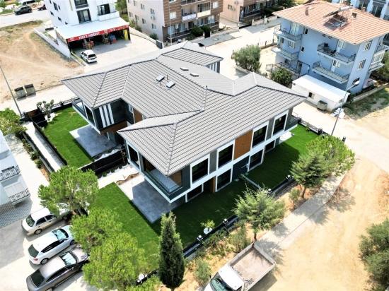 Ultraluxuriöse 3+1-Villa Mit Großem Garten Zum Verkauf In Izmir Seferihisar Camikebir