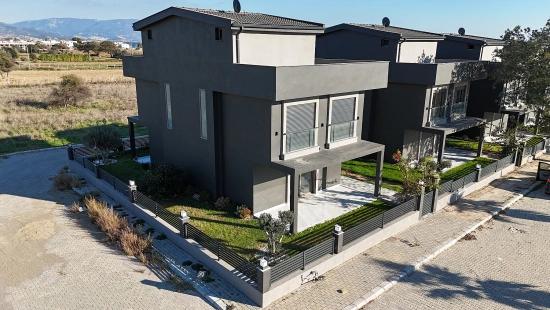 Dreifamilienhaus Mit 3+1 Bädern Und Separatem Grundbucheintrag, Direkt Am Meer Im Viertel Atatürk, Seferihisar, İzmir