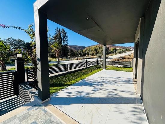 Dreifamilienhaus Mit 3+1 Bädern Und Separatem Grundbucheintrag, Direkt Am Meer Im Viertel Atatürk, Seferihisar, İzmir