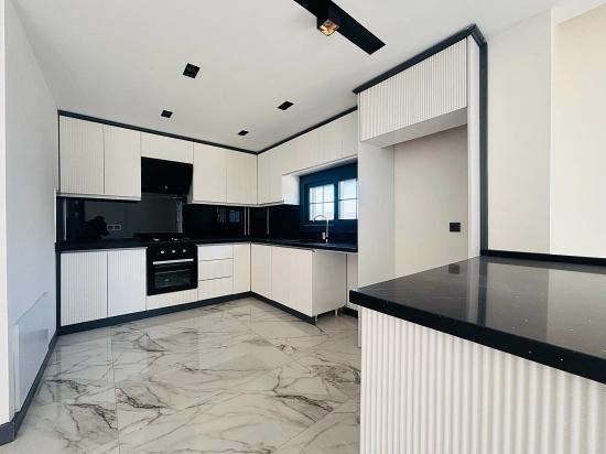 Freistehende Maisonette-einzelvilla Mit Pool Im Stadtteil Düzce, Seferihisar, İzmir