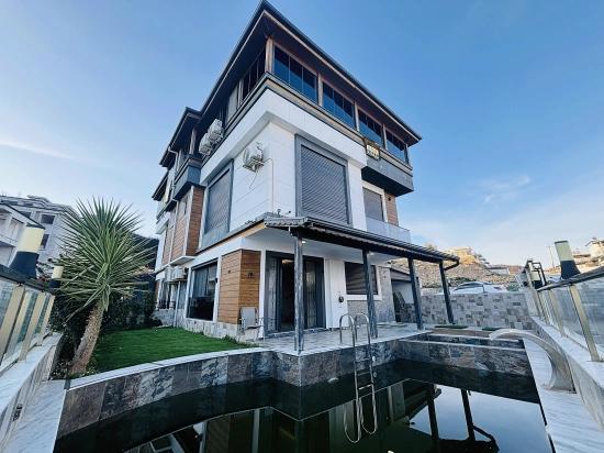 Gelegenheit! Möblierte 4+2-Zimmer-Villa Mit Meerblick Und Pool