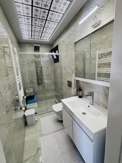 Freistehende Villa Mit 3+1 Schlafzimmern, Großem Garten Und Badezimmer En Suite In Jedem Schlafzimmer