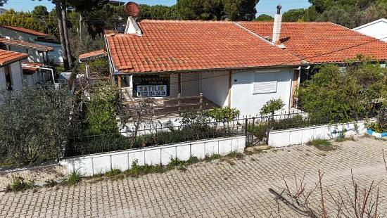 2+1 Freistehende Villa Auf Einem Grundstück In Izmir Seferihisar Cumhuriyet, 200 M Vom Meer Entfernt