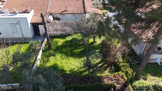 2+1 Freistehende Villa Auf Einem Grundstück In Izmir Seferihisar Cumhuriyet, 200 M Vom Meer Entfernt