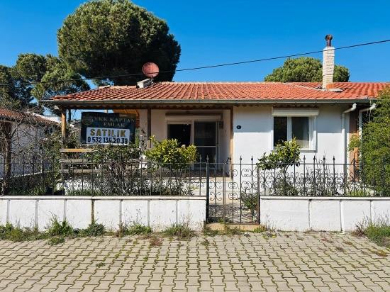2+1 Freistehende Villa Auf Einem Grundstück In Izmir Seferihisar Cumhuriyet, 200 M Vom Meer Entfernt