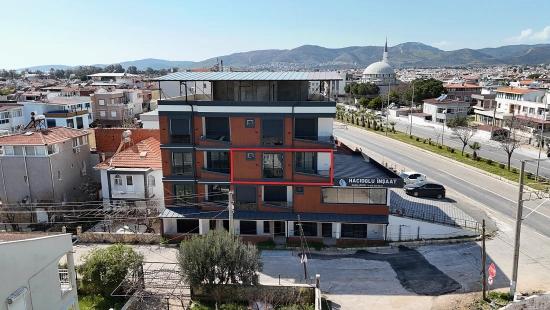 Renovierte 1+1-Wohnung Zum Verkauf In Der Deniz-Straße Im Bezirk Seferihisar Payamlı In Izmir