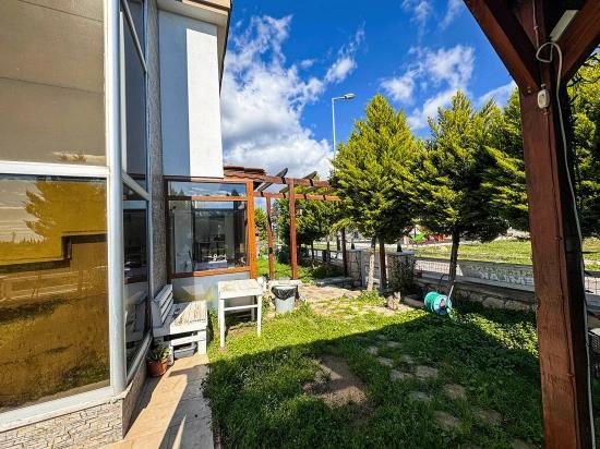 3+1 Villa Zum Verkauf In Einer Bewachten Wohnanlage Mit Swimmingpool Im Stadtteil Cumhuriyet, Seferihisar, Izmir.