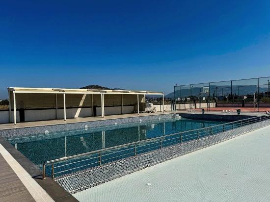 1+1-Apartment Zum Verkauf In Einer Anlage Mit Swimmingpool In Bengiler, Seferihisar, Izmir.