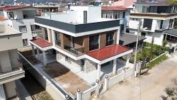 Doppelhaushälfte Zum Verkauf Im Stadtteil Payamlı, Seferihisar, İzmir, 300 M Vom Meer Entfernt, 3+1-Zimmer-Aufteilung.