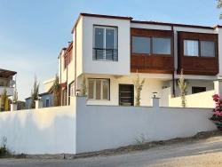 Brandneue 3+1-Zimmer-Villa Mit Großem Garten In Seferihisar Payamlı Village Zu Verkaufen.