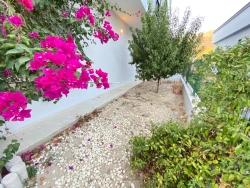 Luftige 3+1 Villa Mit Garten Zum Verkauf In Seferihisar Ürkmez