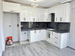 Geräumige 2+1-Wohnung Zum Verkauf Im Zentrum Von Seferihisar Ürkmez, Brandneuer Bau