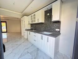 Brandneues 4+1-Zimmer-Triplexhaus In Menderes Özdere Zu Verkaufen, 50 M Vom Strand Entfernt, Mit Großem Garten