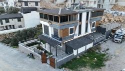 Gelegenheit! Möblierte 4+2-Zimmer-Villa Mit Meerblick Und Pool