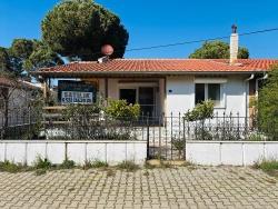 2+1 Freistehende Villa Auf Einem Grundstück In Izmir Seferihisar Cumhuriyet, 200 M Vom Meer Entfernt