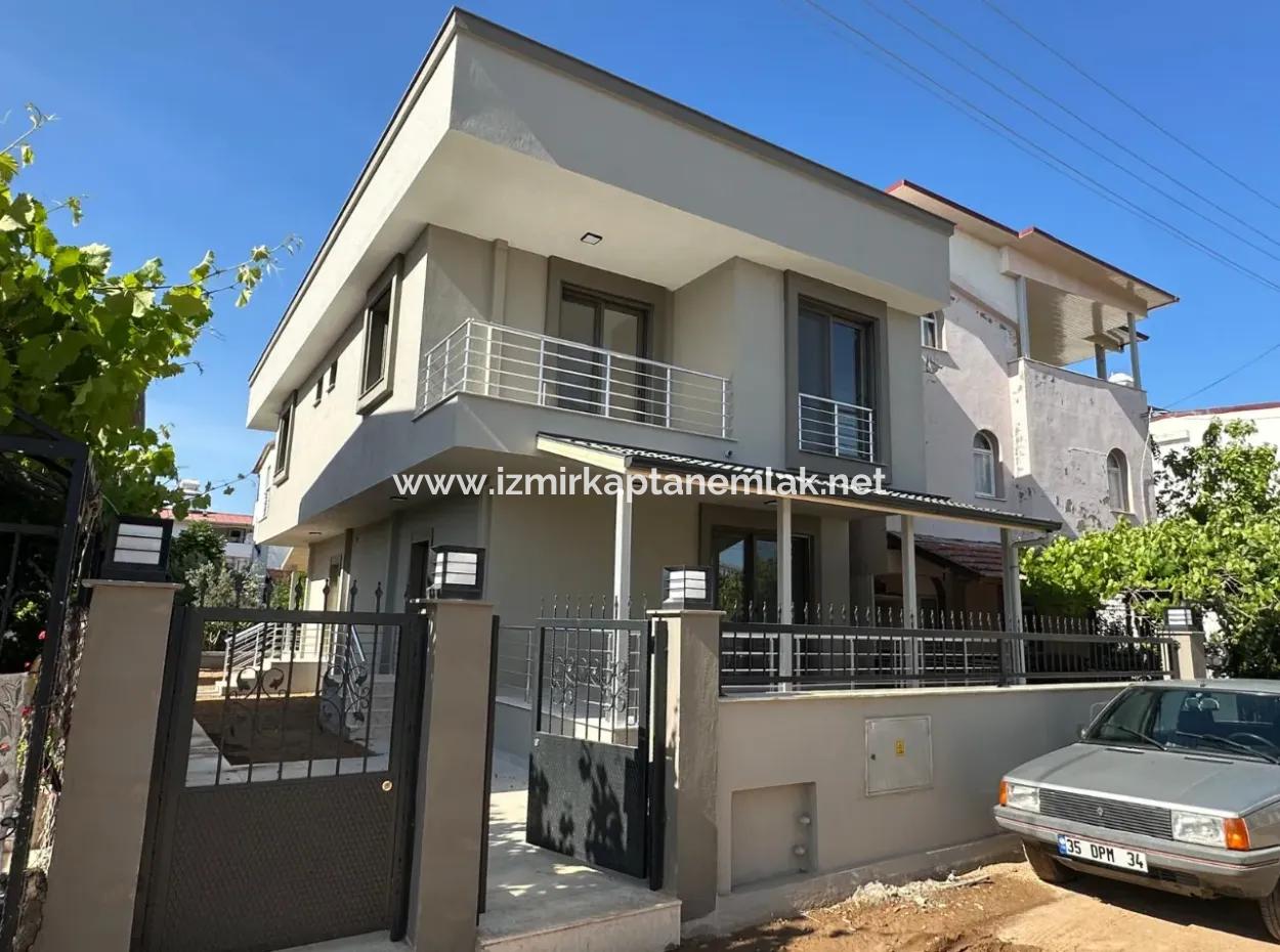 Izmir Seferihisar Payamli Mah De Deniz 500 Mt Zu Verkaufen 2 1 Sommerhaus