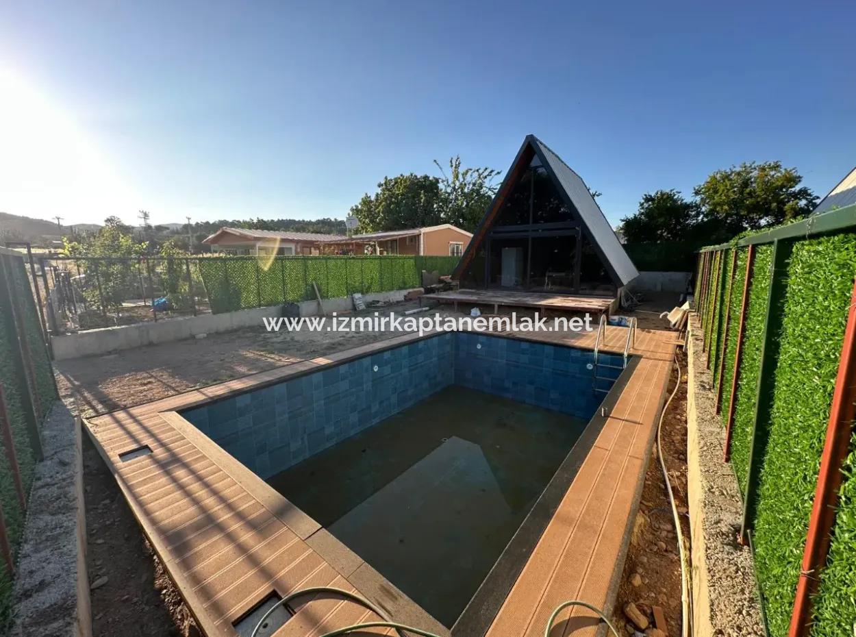 Dreieckiges Bungolov Haus Mit Pool Auf 300 M2 Grundstück In Izmir Menderes Yeniköy