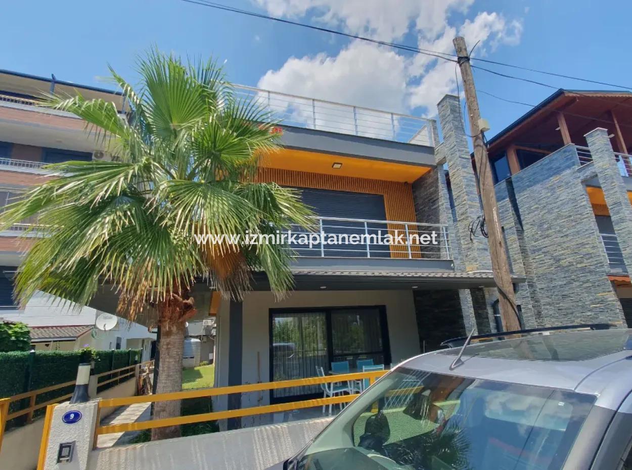 Triplex Ferienhaus Zum Verkauf In Einem Komplex Mit 3 1 Pool In Izmir, Seferihýsar,Payamli