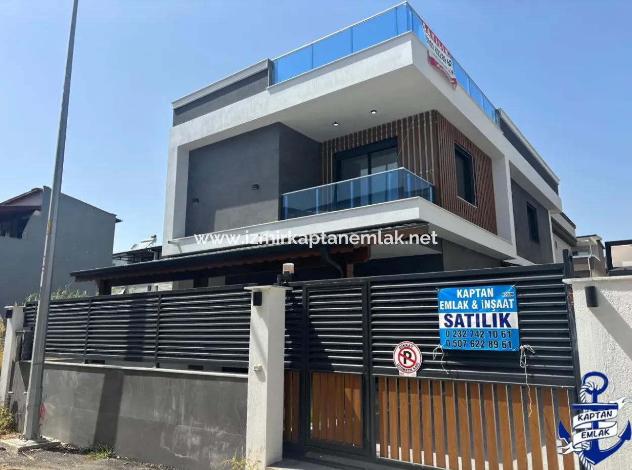 İzmir Seferihisar Payamli Mah.de 3 1 400 Mt Ultra-Luxus-Sommerhaus Zum Verkauf Am Meer