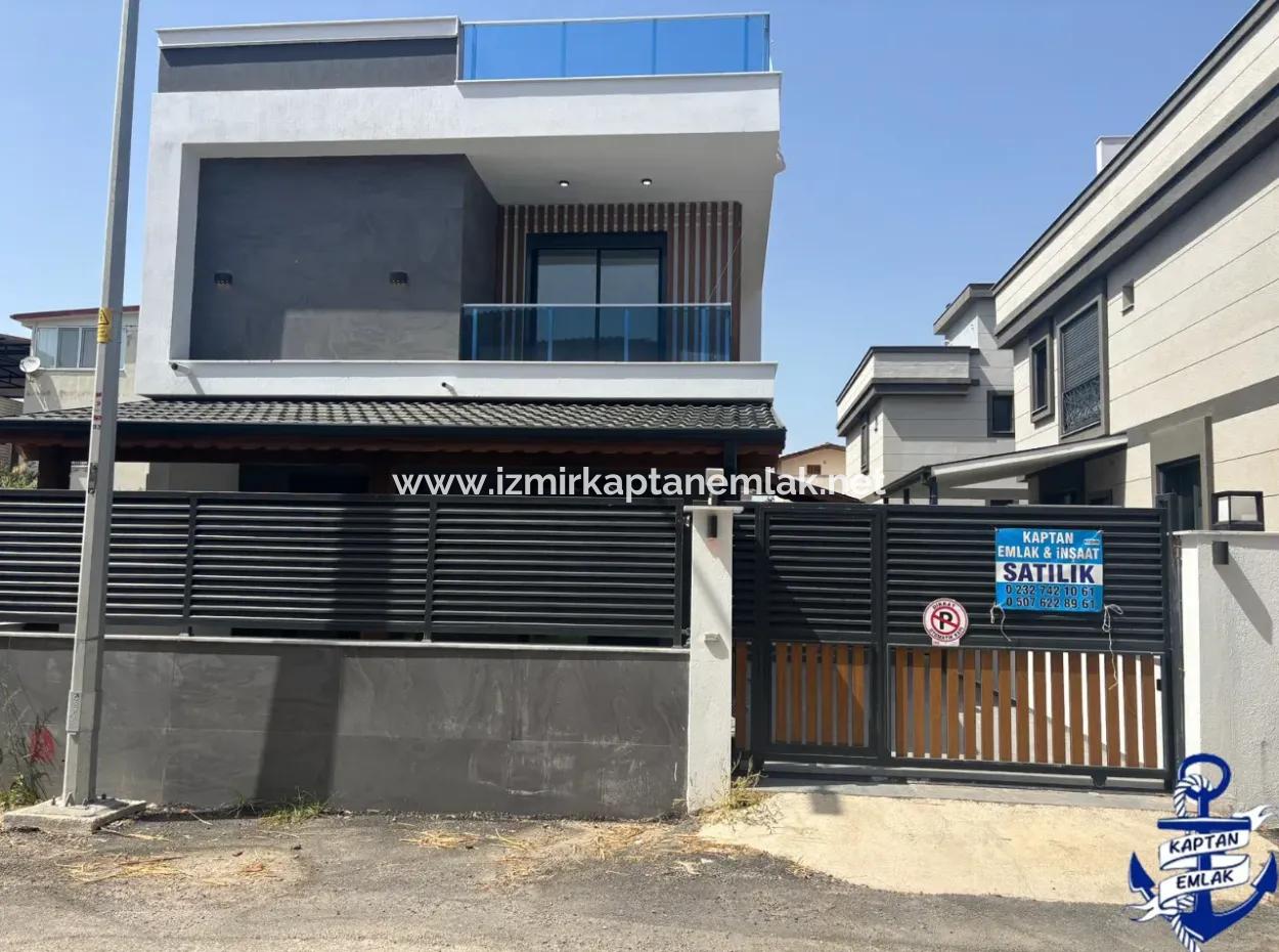 İzmir Seferihisar Payamli Mah.de 3 1 400 Mt Ultra-Luxus-Sommerhaus Zum Verkauf Am Meer