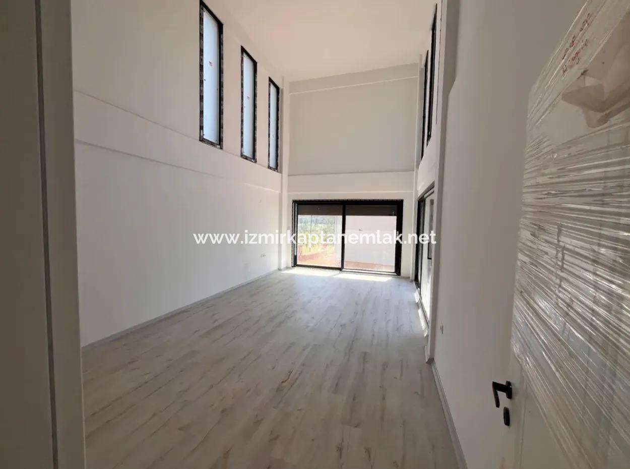 Neubau 2 1 Villa Zum Verkauf In Seferihisar Mit Großem Garten