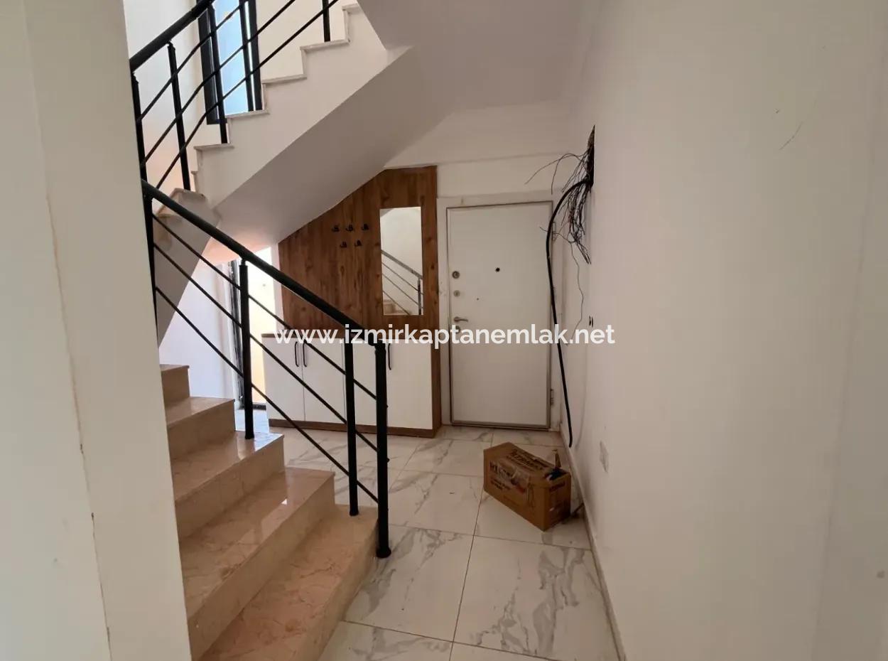 Neubau 2 1 Villa Zum Verkauf In Seferihisar Mit Großem Garten