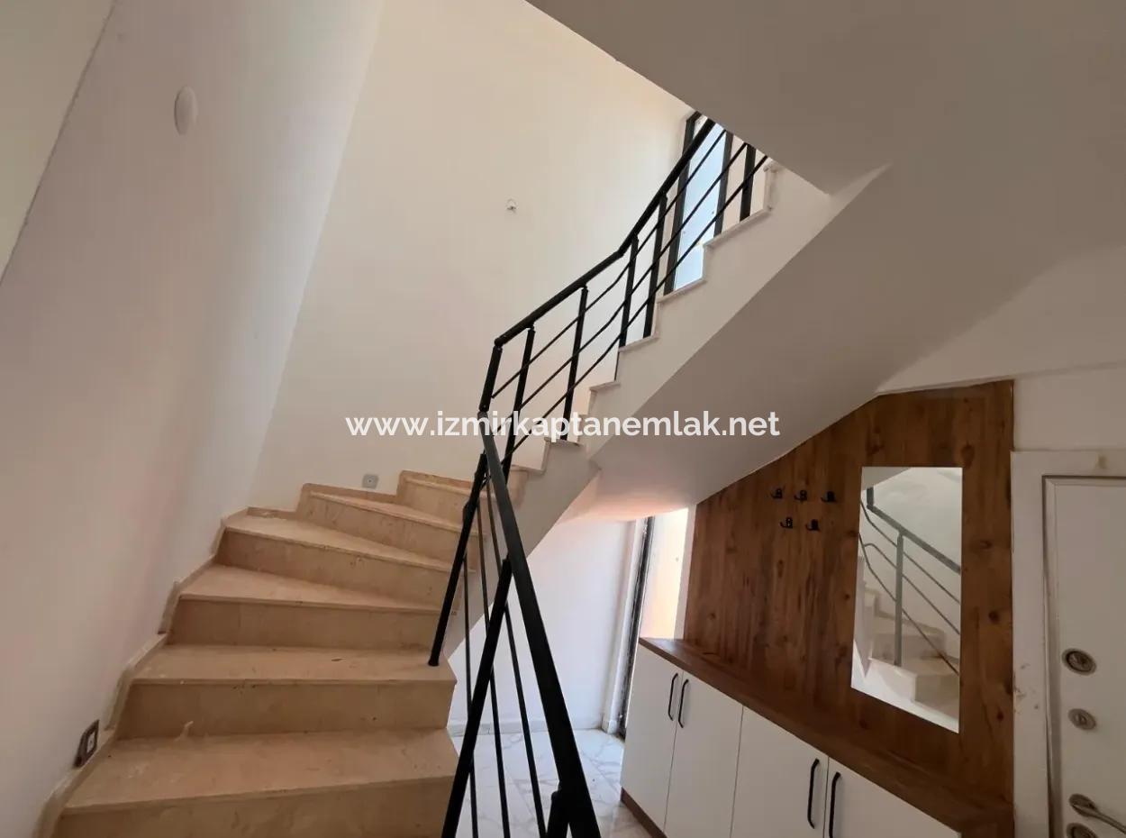 Neubau 2 1 Villa Zum Verkauf In Seferihisar Mit Großem Garten