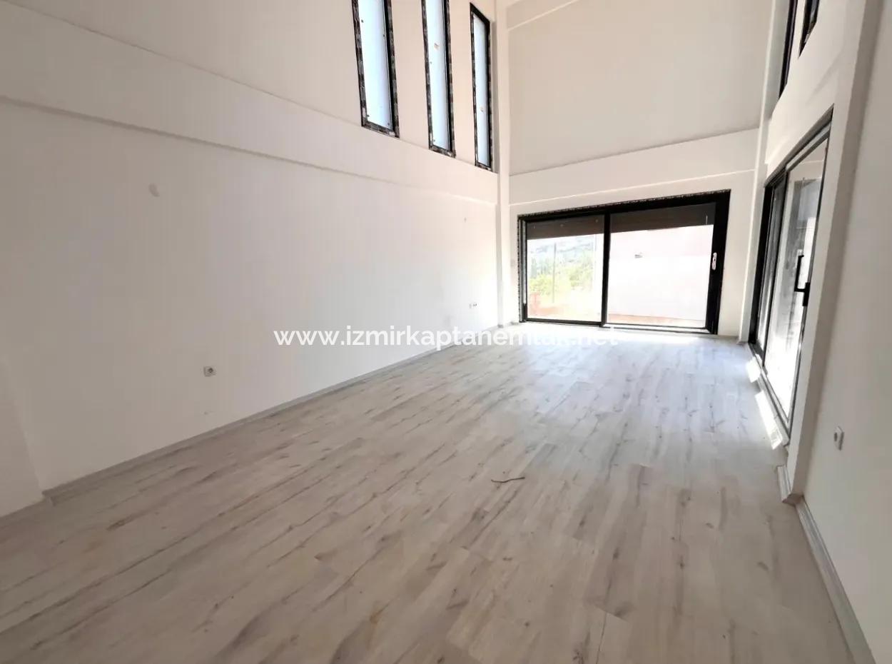 Neubau 2 1 Villa Zum Verkauf In Seferihisar Mit Großem Garten