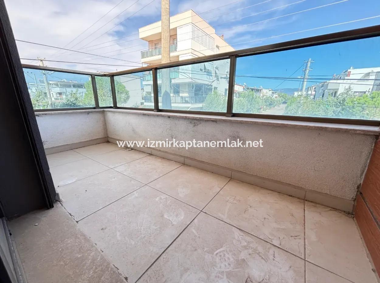 3 1 Villa Zum Verkauf In Doğanbey Mit 500 M Parkplatz Garten