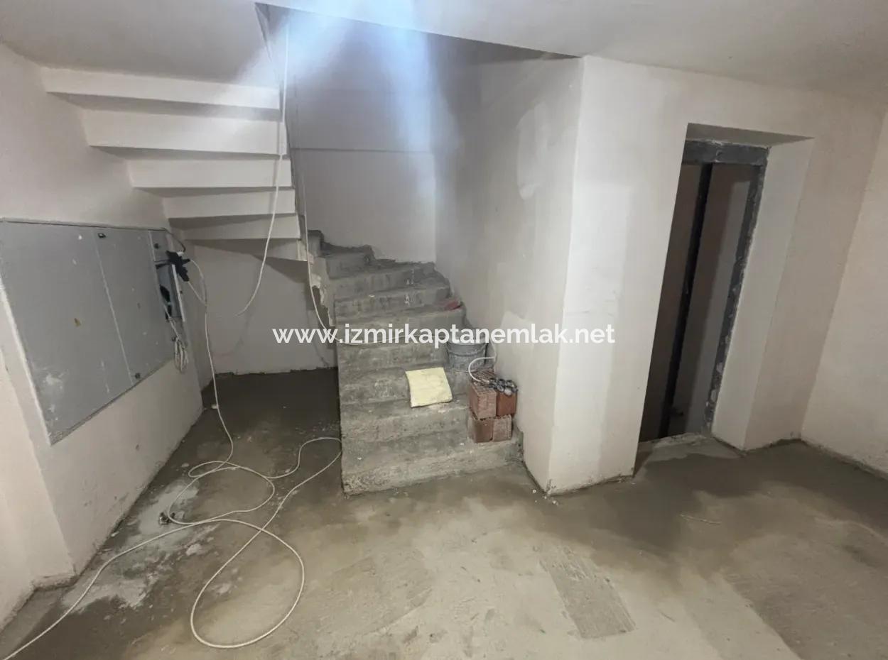 1 1 Wohnung Im Mittleren Stockwerk In Schöner Lage In Izmir Seferihisar Hidirlik