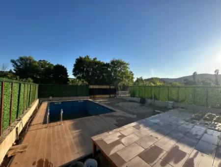 Dreieckiges Bungolov Haus Mit Pool Auf 300 M2 Grundstück In Izmir Menderes Yeniköy