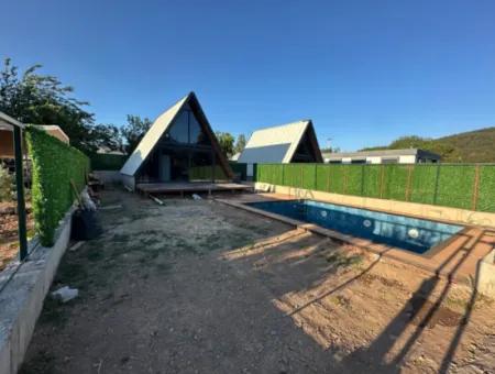 Dreieckiges Bungolov Haus Mit Pool Auf 300 M2 Grundstück In Izmir Menderes Yeniköy