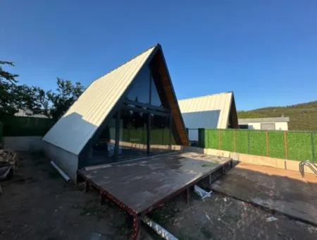 Dreieckiges Bungolov Haus Mit Pool Auf 300 M2 Grundstück In Izmir Menderes Yeniköy