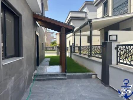 İzmir Seferihisar Payamli Mah.de 3 1 400 Mt Ultra-Luxus-Sommerhaus Zum Verkauf Am Meer