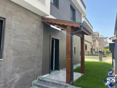 İzmir Seferihisar Payamli Mah.de 3 1 400 Mt Ultra-Luxus-Sommerhaus Zum Verkauf Am Meer