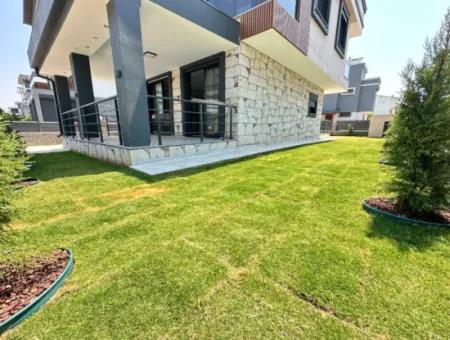 300M2 Brutto Unabhängiger Pool Große 3 1 Villa Zum Verkauf In Doganbey